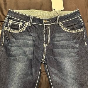 Women’s jeans brand new, never worn.